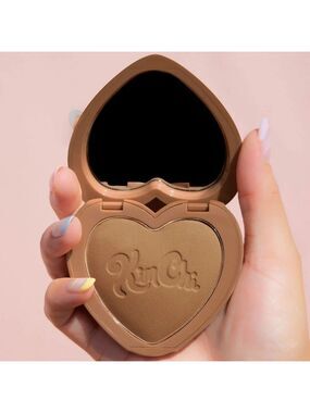 KimChi Chic Beauty Thailor Bronzer 01 I Went to Malibu Heart-Shaped Compact